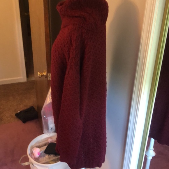 Long turtleneck sweater - Picture 2 of 2